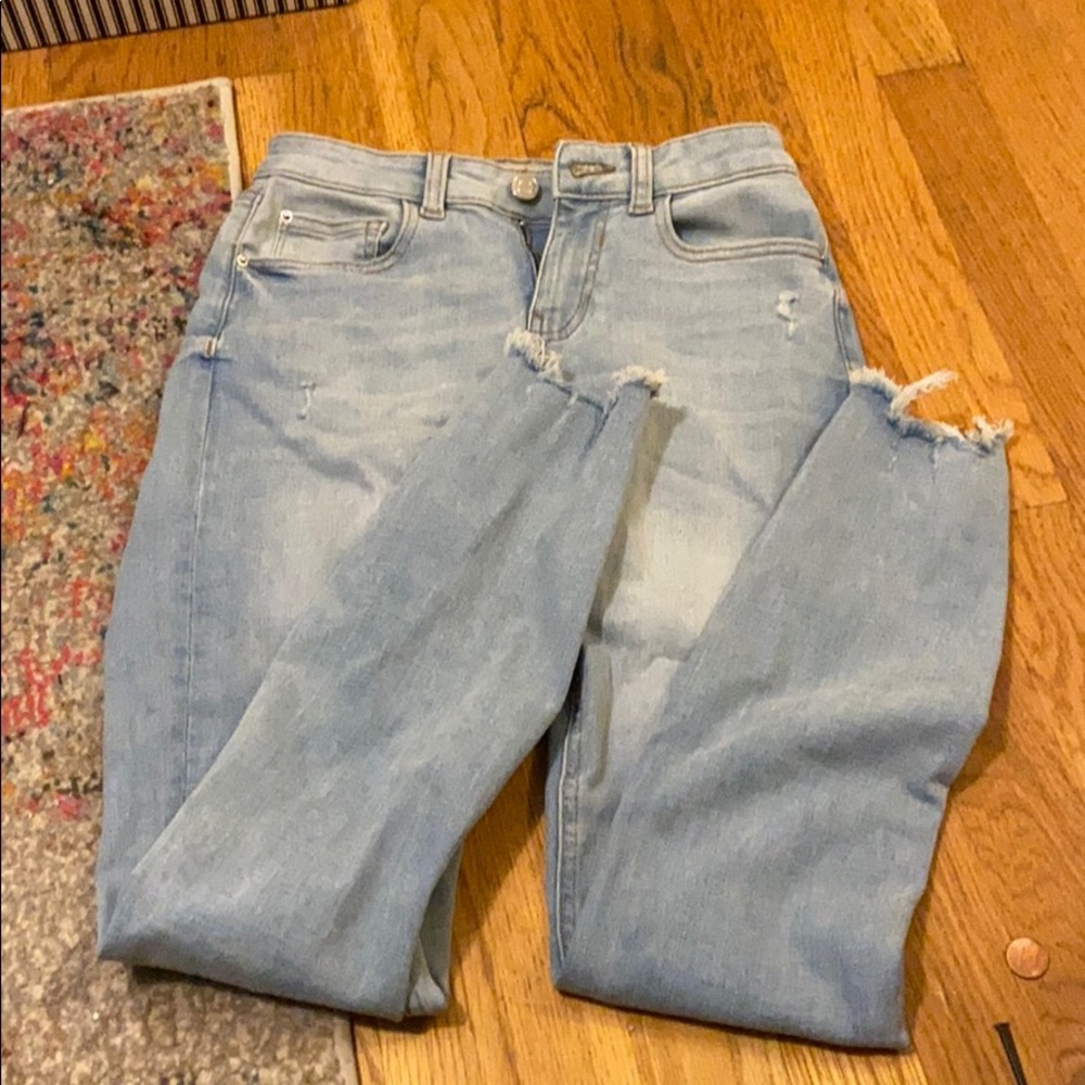 Light wash distressed high waisted skinny jeans